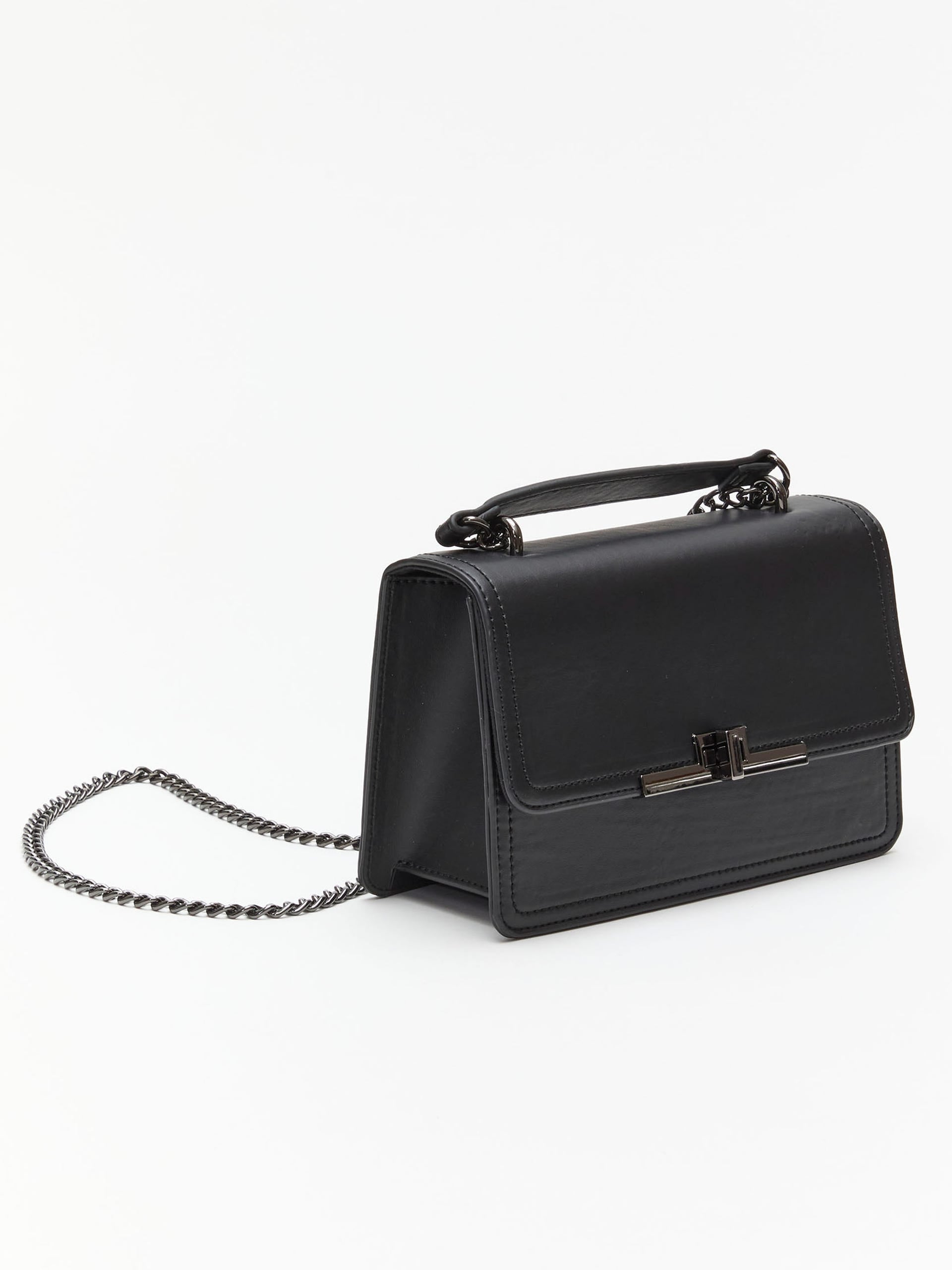 Bolsa con Detalles a Tono Negra